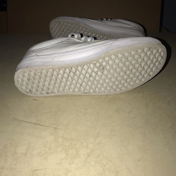 Vans - Picture 8 of 10